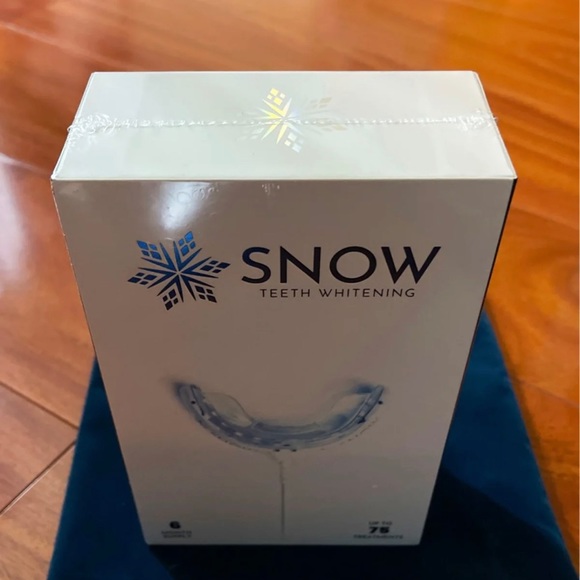 Snow Teeth Whitening Kit - Picture 2 of 4